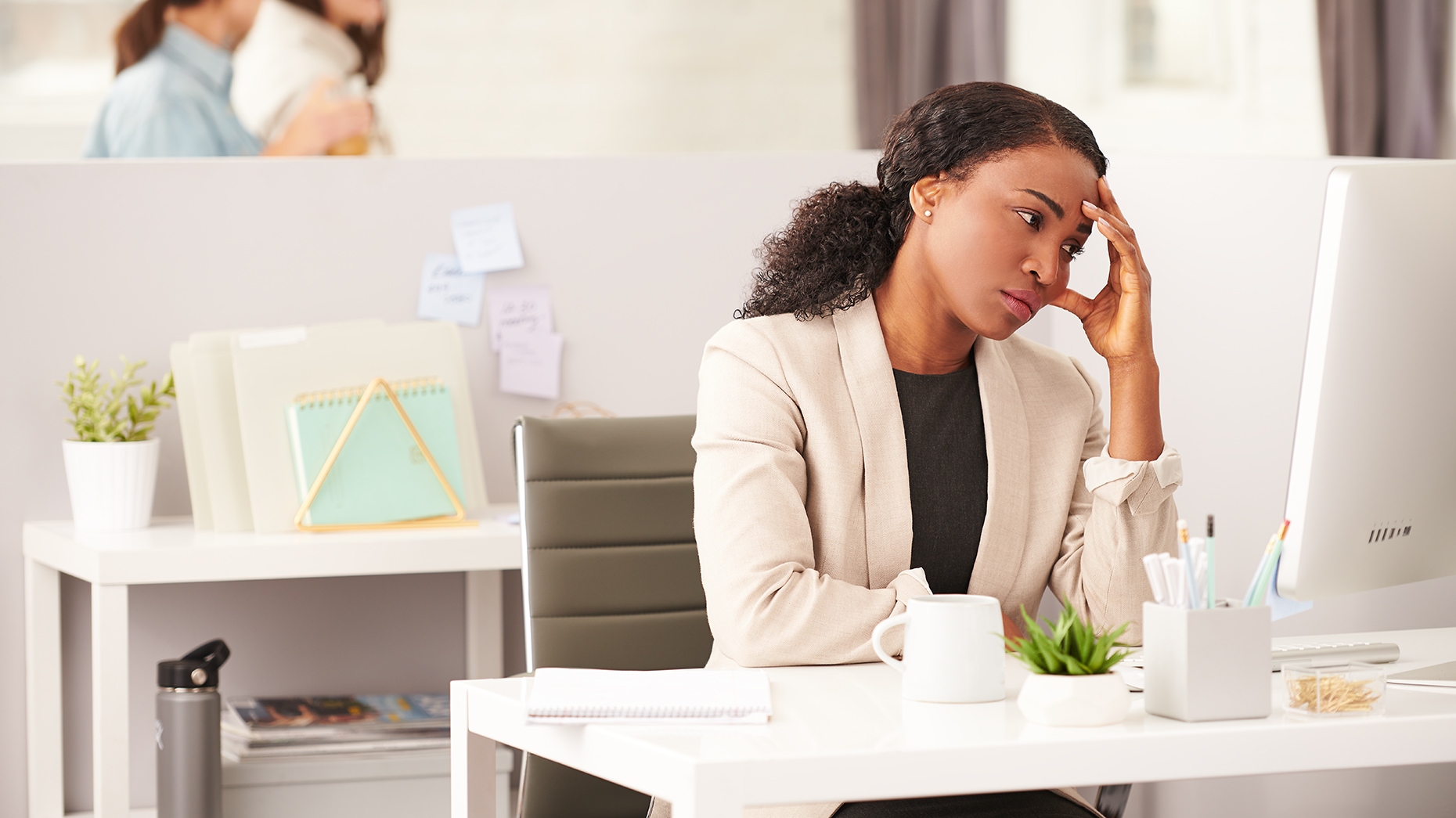 lifestyle_20191113_Walgreens_Shot_19_Office_Headache_1426-1